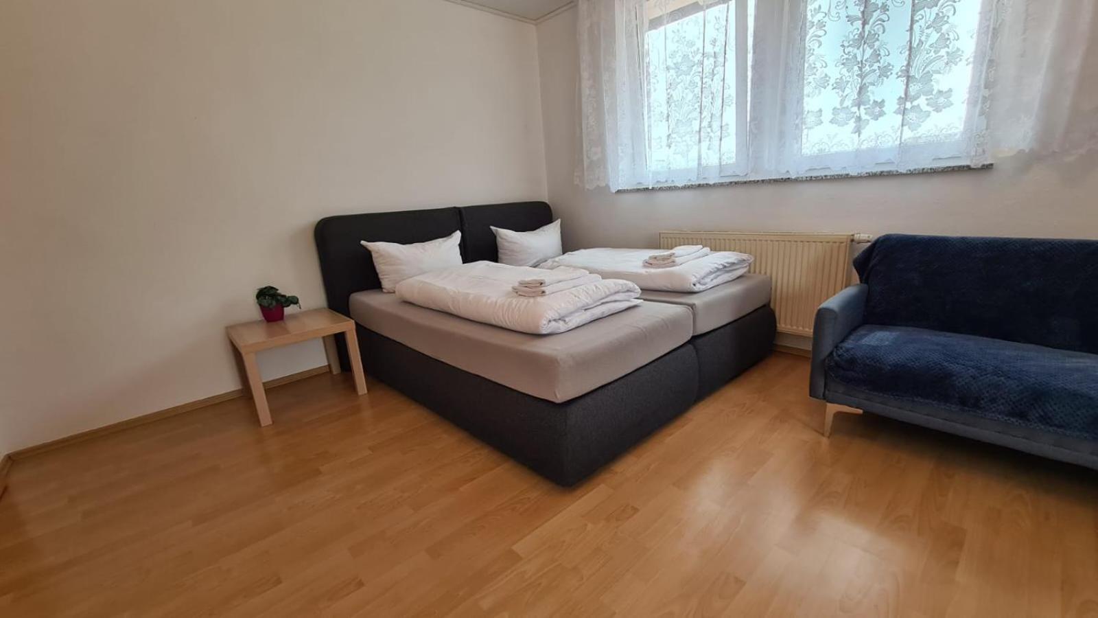Schlafzimmer 1 Mit Top Aussicht Ueber Weilstetten Balingen Esterno foto