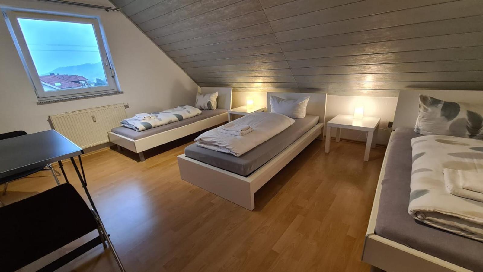 Schlafzimmer 1 Mit Top Aussicht Ueber Weilstetten Balingen Esterno foto